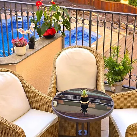 Nexthome Chill Out & Pool Center Apartamento *